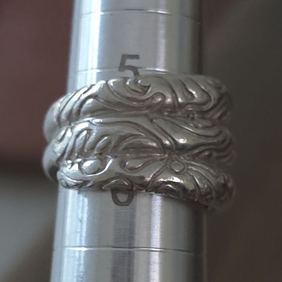 STERLING SILVER 925 LADIES RING SIZE 6 WEIGHS A HEAVY 15.01 Grams - Picture 3 of 7